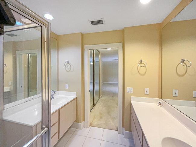 7789 Se Spicewood Cir, Condo with 2 bedrooms, 2 bathrooms and null parking in Hobe Sound FL | Image 19