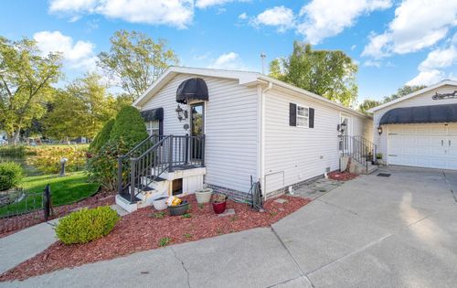 122-502 Missouri River Ct, Adrian, MI, 49221-3789 | Card Image