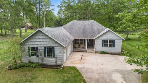 9637 Sunset Dr, Canadian Lakes, MI, 49346-8766 | Card Image