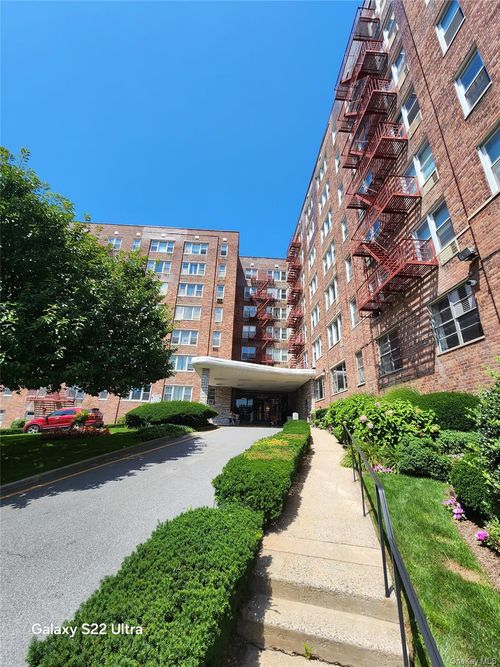 324-333 Bronx River Rd, Yonkers, NY, 10704-3444 | Card Image