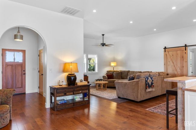 26501 Skyline Dr, House other with 3 bedrooms, 3 bathrooms and null parking in Tehachapi CA | Image 12