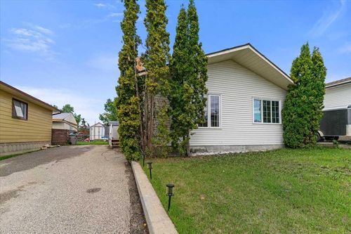 12122 94a St, Grande Prairie, AB, T8V5C3 | Card Image