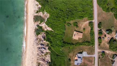 1035 Mohegan Trl, Block Island, RI, 02807-7814 | Card Image