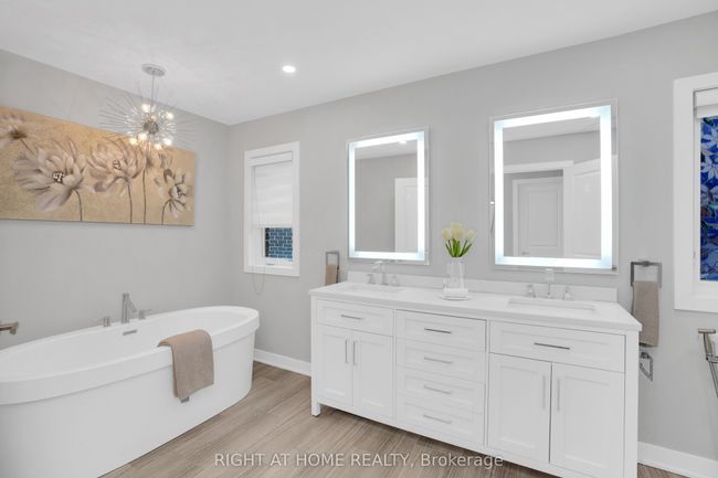 154 Anchusa Dr, House attached with 4 bedrooms, 4 bathrooms and 3 parking in Richmond Hill ON | Image 23