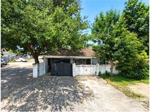 2525 Warwick Rd, Houston, TX, 77093-2427 | Card Image