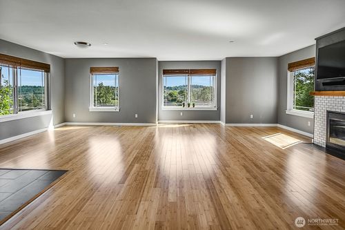 13827 Macadam Rd S, Tukwila, WA, 98168-3248 | Card Image