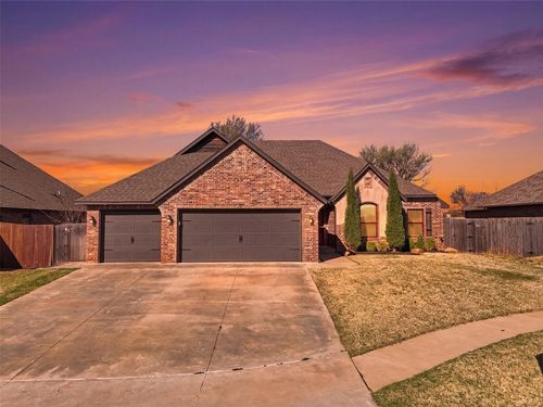 2505 Wayne Cutt Avenue, Yukon, OK, 73099 | Card Image