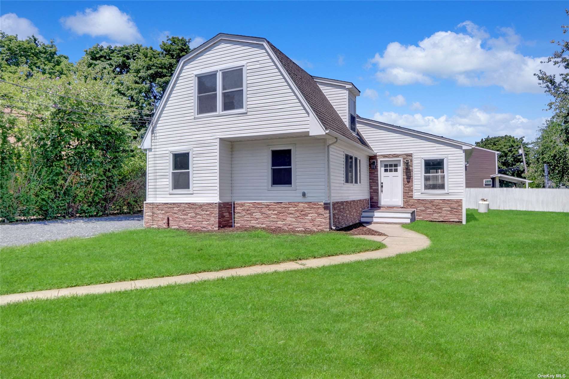 Peterson St, Brentwood, NY 11717
