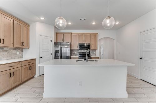 561 Stoneseed St, Centerton, AR, 72719-4042 | Card Image