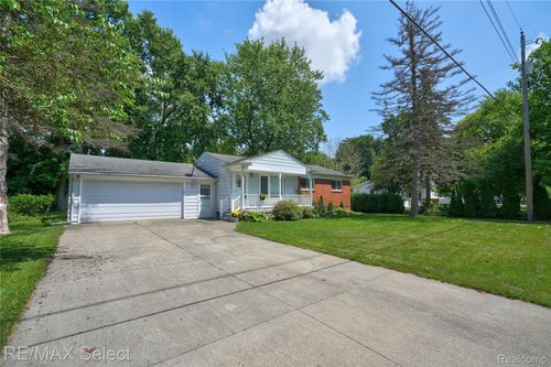 4391 Ashlawn Dr, Flint, MI, 48507-5654 | Card Image