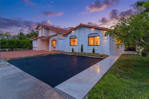 2523 W 65th St, Hialeah, FL, 33016-6316 | Card Image