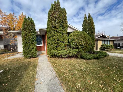 467 Berkley Cres Nw, Calgary, AB, T3K1A9 | Card Image