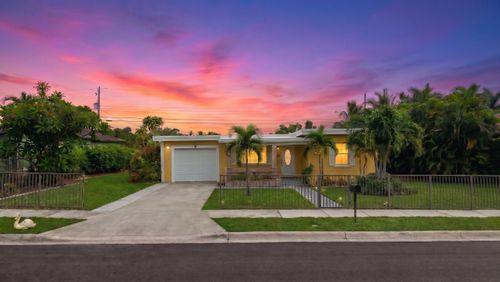 1136 W 7th St, Riviera Beach, FL, 33404-7438 | Card Image