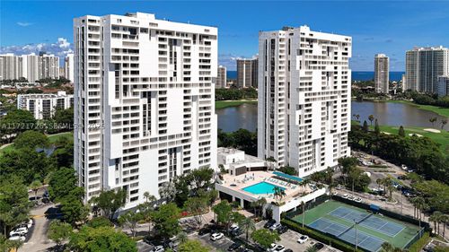 817-20225 Ne 34th Ct, Aventura, FL, 33180-3304 | Card Image