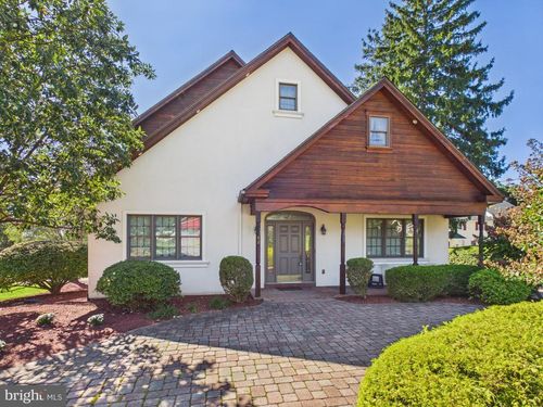 42 Newport Rd, GAP, PA, 17527-9698 | Card Image