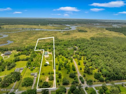 24071 Cuevas Delisle Rd, Pass Christian, MS, 39571-9115 | Card Image