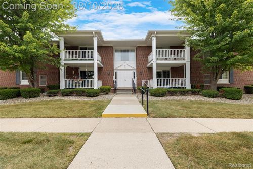 e3-1749 Monticello St, Trenton, MI, 48183-2044 | Card Image