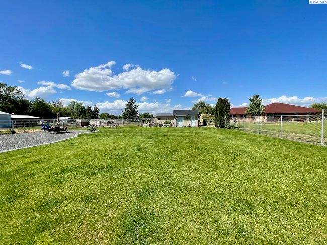 223108 E Perkins Rd, Home with 4 bedrooms, 4 bathrooms and null parking in Kennewick WA | Image 41
