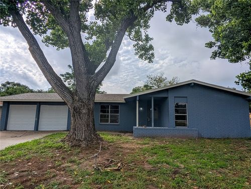 3153 Baybrook Dr, Corpus Christi, TX, 78418-3916 | Card Image