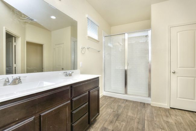 Primary Bathroom | Image 20