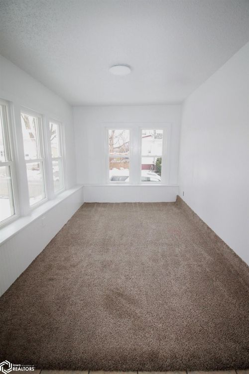 500 W Stuart St, Clarinda, IA, 51632-2040 | Card Image