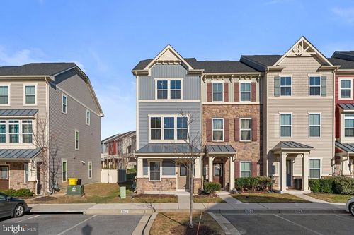 562 White Oak Dr, GLEN BURNIE, MD, 21060-8655 | Card Image