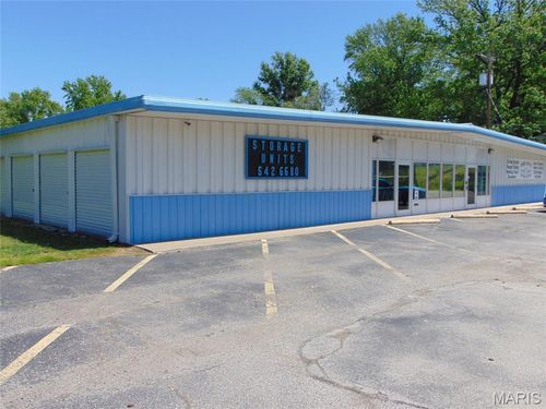 205 E Randolph St, Pinckneyville, IL, 62274-1420 | Card Image