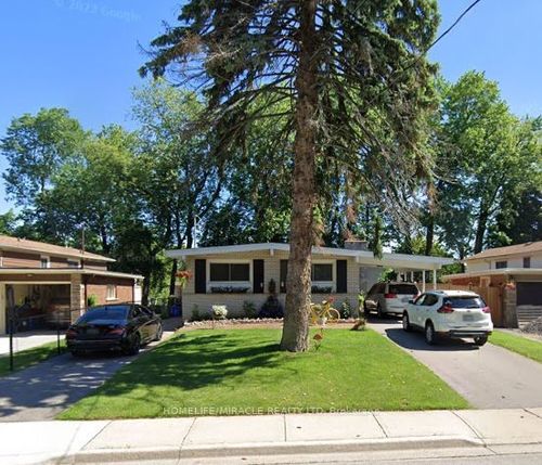 28 Holbrook Rd, Hamilton, ON, L9C2H2 | Card Image