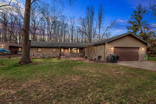 8578 Winncrest Road, Clayton, WI, 54956 | Card Image