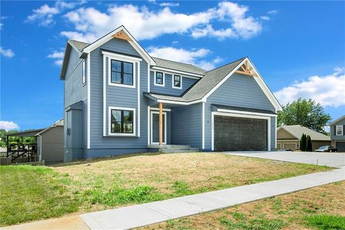 1515 Nw Whispering Ct, Grain Valley, MO, 64029-8015 | Card Image