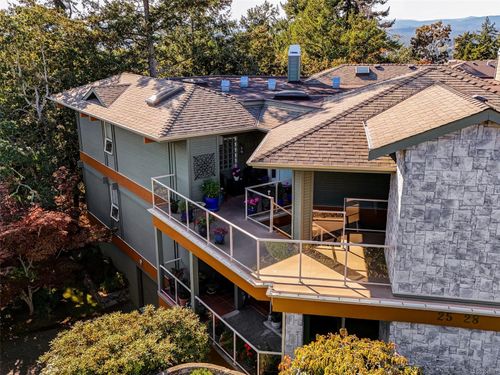 27-4305 Maltwood Lane, Saanich, BC, V8X5G9 | Card Image
