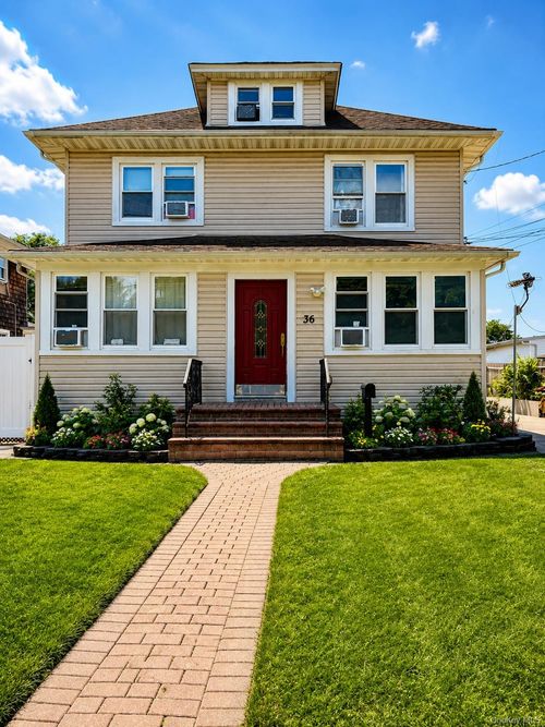 36 Gerard St, Patchogue, NY, 11772-3503 | Card Image