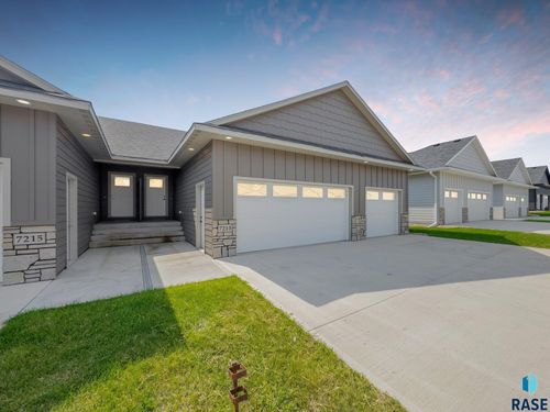 7213 E 45th St, Sioux Falls, SD, 57110-6502 | Card Image