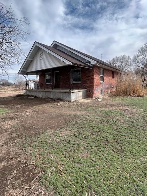 3200 Langdon Rd, Pueblo, CO, 81001-6048 | Card Image