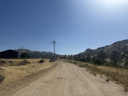 2350&amp;2352 Sweetwater Dr, Lake Isabella, CA, 93240 | Card Image