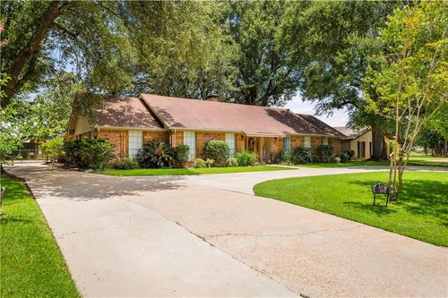 400 Parkway Dr, Natchitoches, LA, 71457-5524 | Card Image