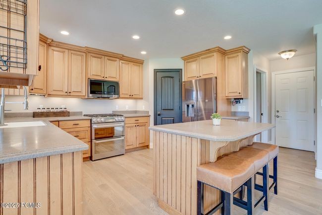 3035 S Big Hollow Rd, House other with 8 bedrooms, 5 bathrooms and null parking in Daniel UT | Image 14