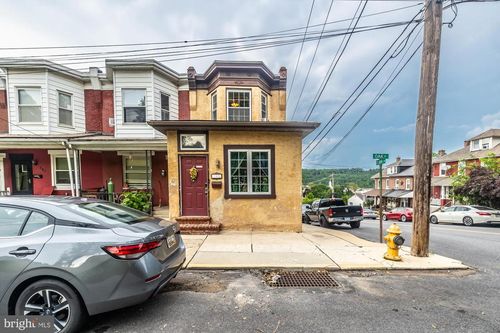 765 Oak St, COATESVILLE, PA, 19320-3815 | Card Image