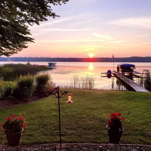 4923 Lakeview Dr, Interlochen, MI, 49643-9595 | Card Image