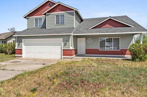 585 Ne Redwood Avenue, Redmond, OR, 97756 | Card Image