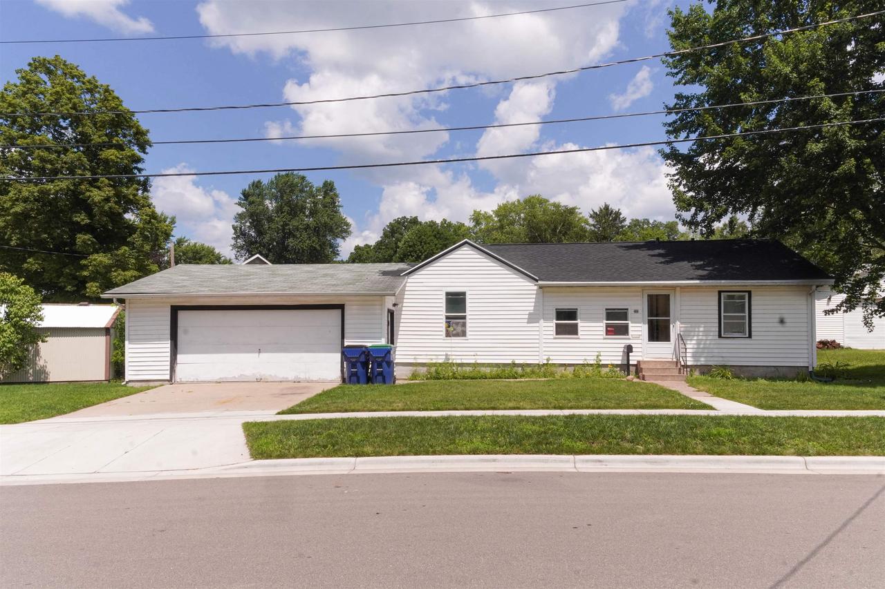 13th St, Clintonville, WI 54929