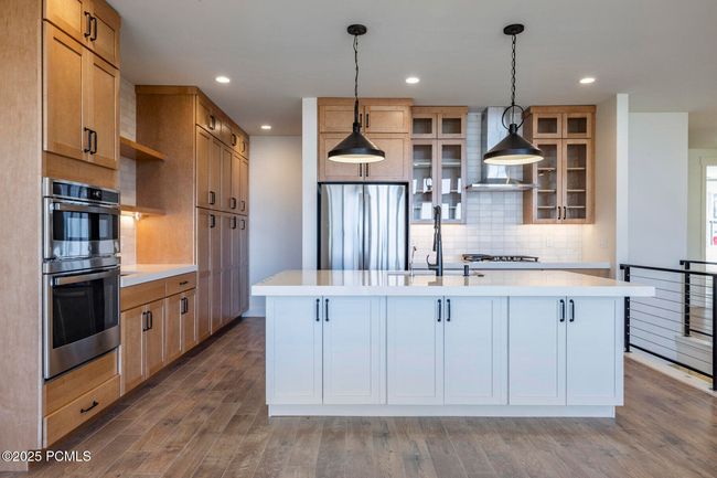 678 E Silver Hill Loop, Condo with 4 bedrooms, 4 bathrooms and null parking in Hideout UT | Image 9
