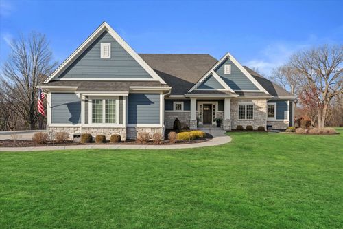 17860 Greenbrier Dr, Brookfield, WI, 53045-5417 | Card Image