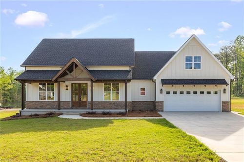 4211 Gracewood Farm Drive, Winston Salem, NC, 27101 | Card Image