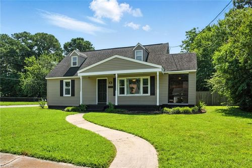 95 Kansas Ave, Portsmouth, VA, 23701-2551 | Card Image