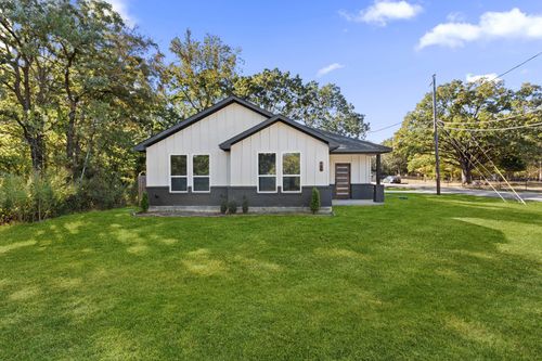 150 Bandera Cir, Mabank, TX, 75156-8920 | Card Image