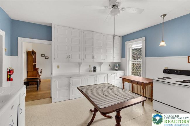 923 N Webster Ave, Home with 9 bedrooms, 5 bathrooms and 3 parking in Scranton PA | Image 38