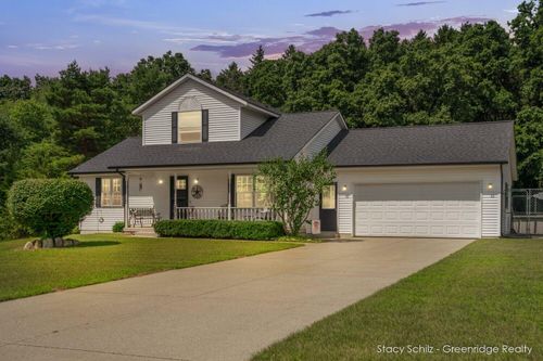 2405 Stanton Dr, Middleville, MI, 49333-8936 | Card Image