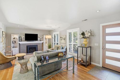 329 Stuart Ave, Pacific Grove, CA, 93950 | Card Image