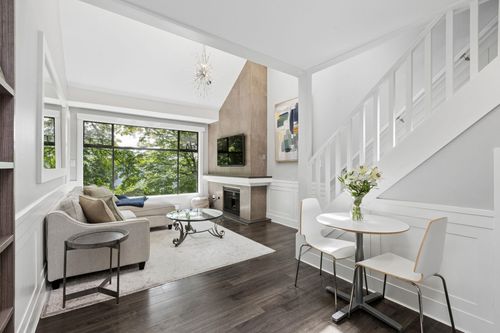 303-1702 Chesterfield Ave, North Vancouver, BC, V7M2P1 | Card Image